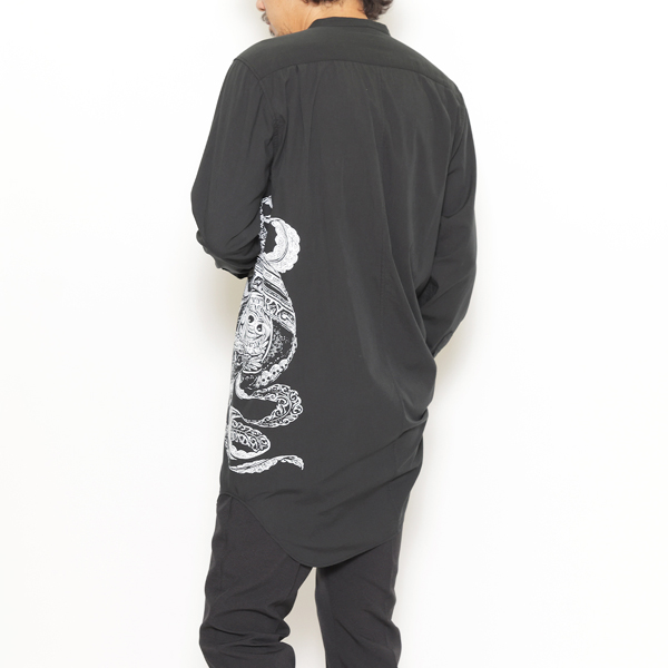 RG /SWITCH BANDCOLLAR LONG SHIRT TIBETAN＜ART WORK by H.U. (BK)